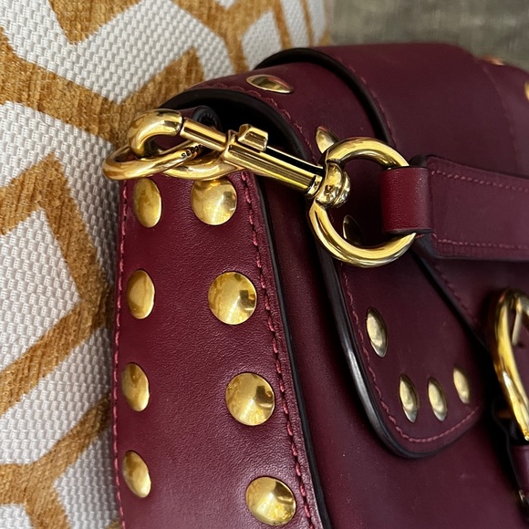 Gorgeous Marc Jacobs Stud Cross Body Shoulder Strap Adjustable Purse - Picture 3 of 8